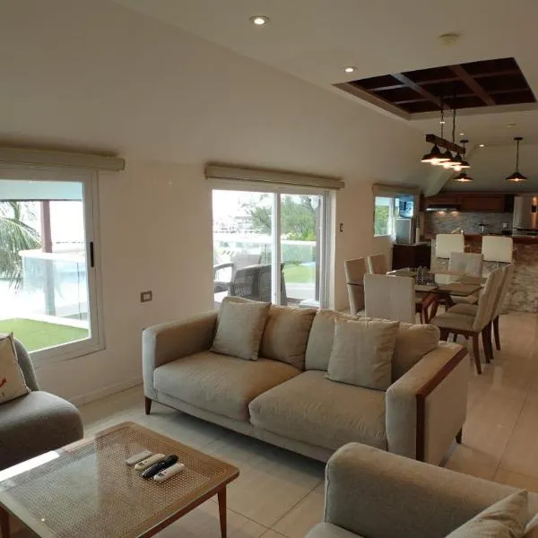 Bartolome Oceanfront Suites, hotel u gradu 'Isla Mujeres'