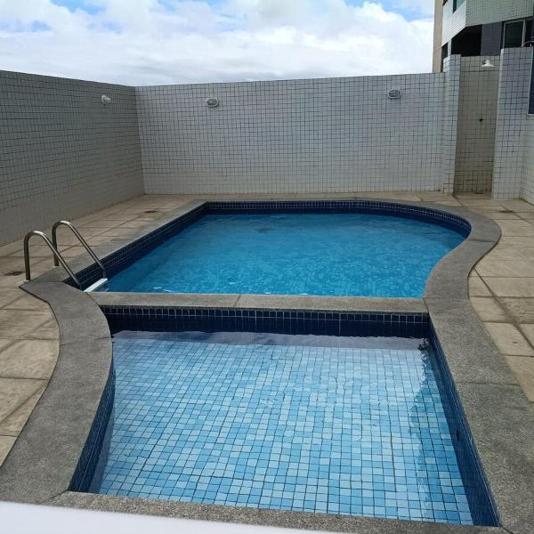 Piscina aquecida e varanda, dois quartos com ar condicionado - Foto 3