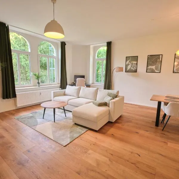 NEU! Stilvolle Altbauwohnung - Ruhig mit Blick ins grüne, hotel u gradu 'Stolberg'