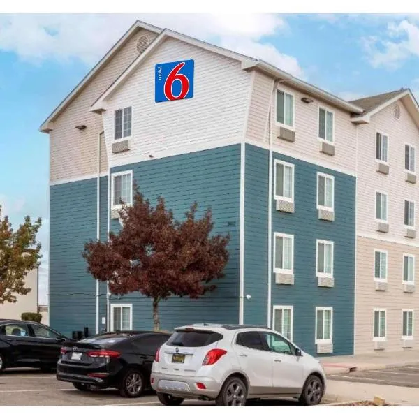 Motel 6 Suites El Paso East Texas, hotelli kohteessa El Paso