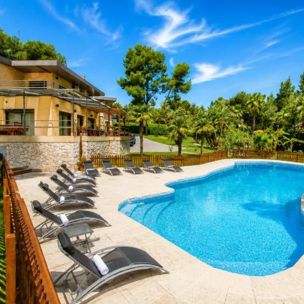 New Play Lake Villa, hotelli Saloussa