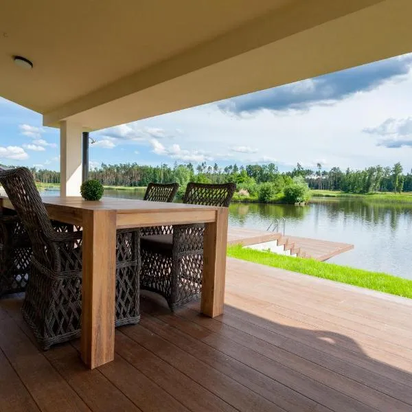 GolfBay Villa, hotel in Senica