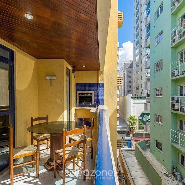 Apto em prédio c/ vista p/ Mar no Centro CLZB0504