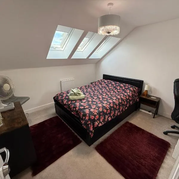 The Trinity - Double Room Suite 1 with Study and En-suite, hotel din High Wycombe