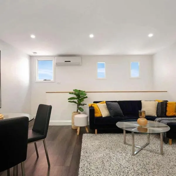 City Centre Unit Overlooking Ryrie Street!, Hotel in Geelong
