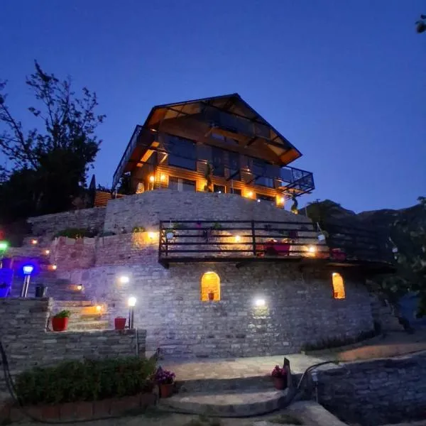 Villa Sajmo、Komanのホテル