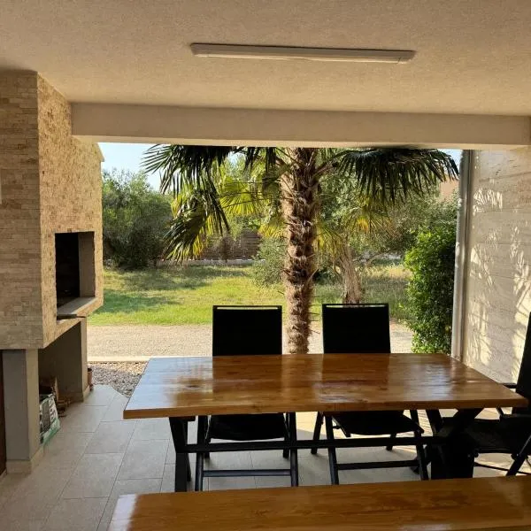 Apartmani Starčević, hôtel à Sukošan