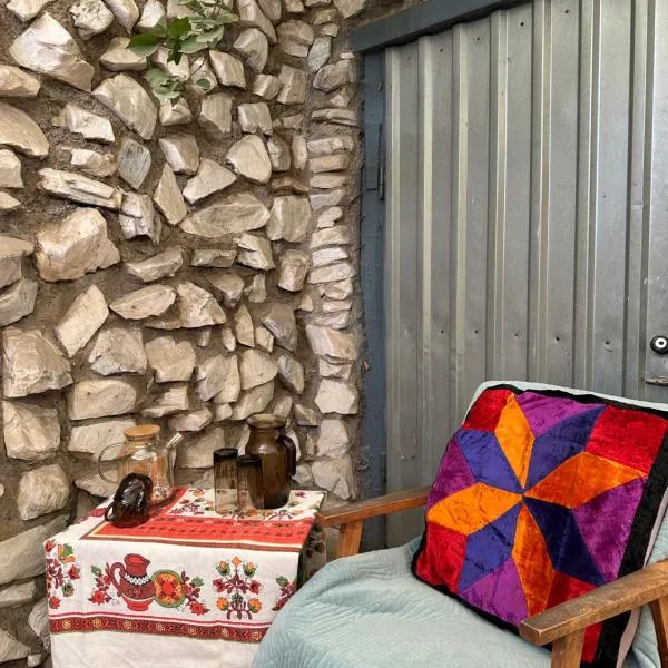 Lucky House guest house, hotell sihtkohas Karakol