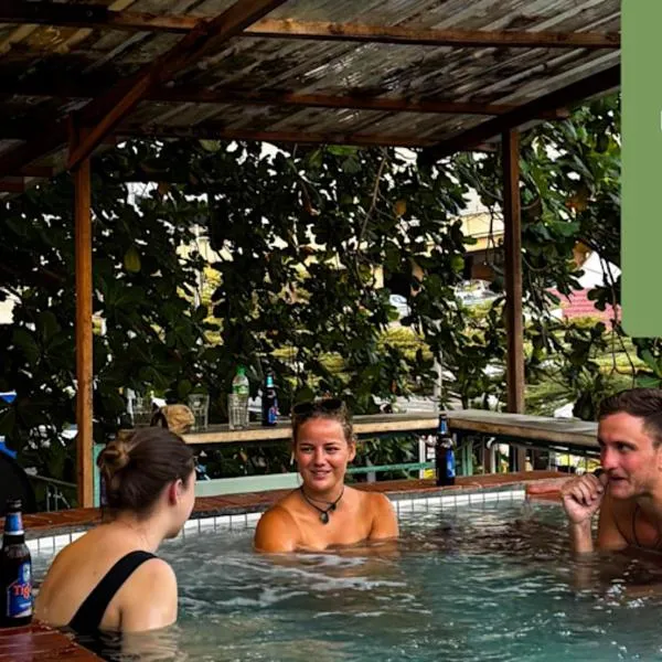 Chinatown Hostel by Mingle - Rooftop Private Jacuzzi with Bar, hotel en Kuala Lumpur