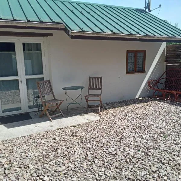 La petite campagne – hotel w mieście Le Pin