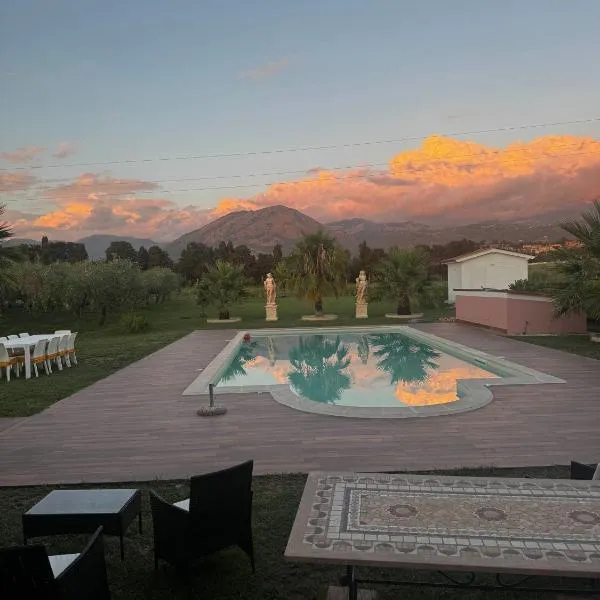 Villa Ursino, hotel Scaleában