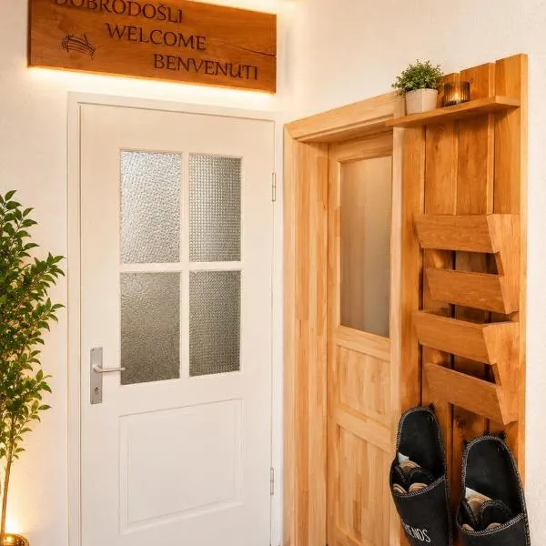 Large Guesthouse with free parking near Trieste and Croatia，Materija的飯店