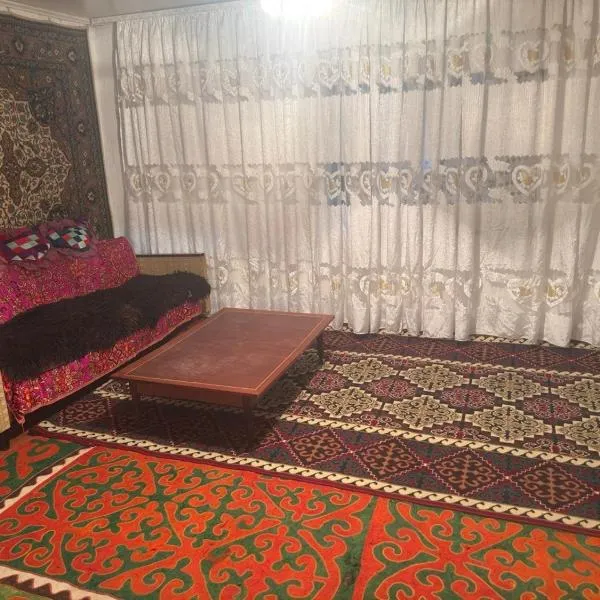 Guesthouse Adis, hotel v mestu Kyzart