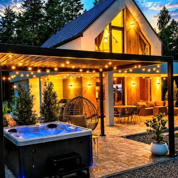 Bosarosa Forest & Lake Villa z jacuzzi wanna SPA, hotel in Laski Małe