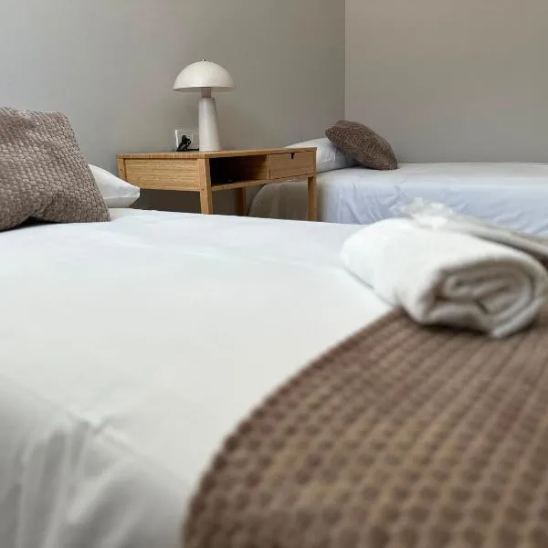 Pensión Eirín VI, hotel in Caldas de Reis