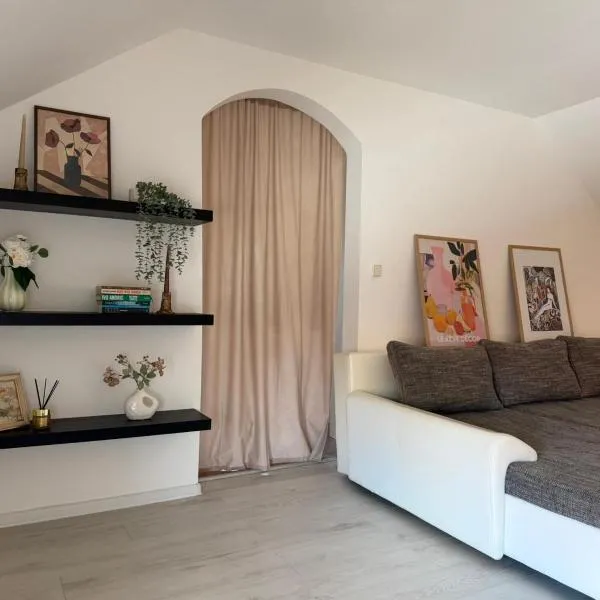 Apartman Anđela 2، فندق في ياكوفو