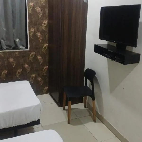 ISBT DEHRADUN HOTEL RB PARADiSE