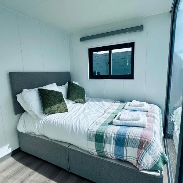 Glass House Retreats Brandon, hotel u gradu 'Brandon'