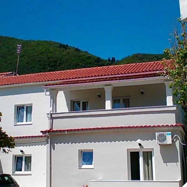 Gorgona apartments & studios, khách sạn ở Ýpsos