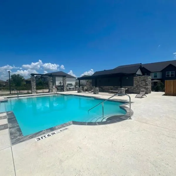 Loop, New Luxurious Large 3BR House, Sleeps 11 with Free Parking, hotel u gradu Princeton