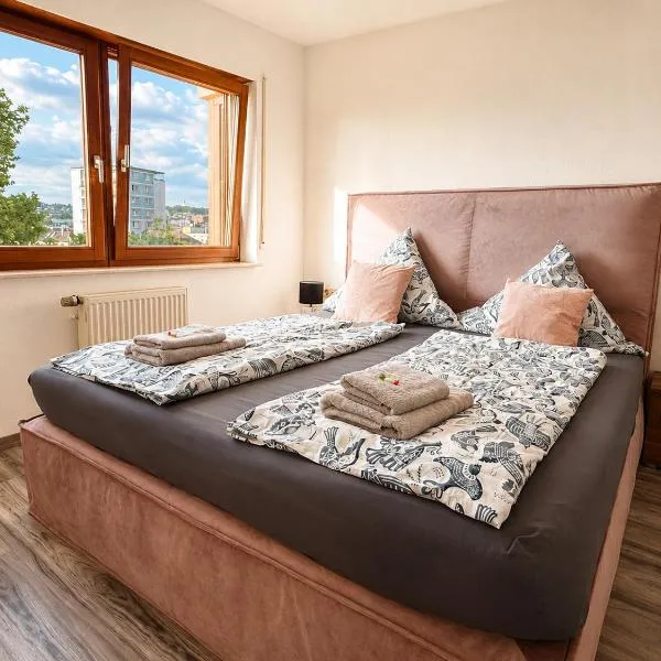 NEU Goldstadt Panorama Apartment - City View Pforzheim, hotel di Pforzheim