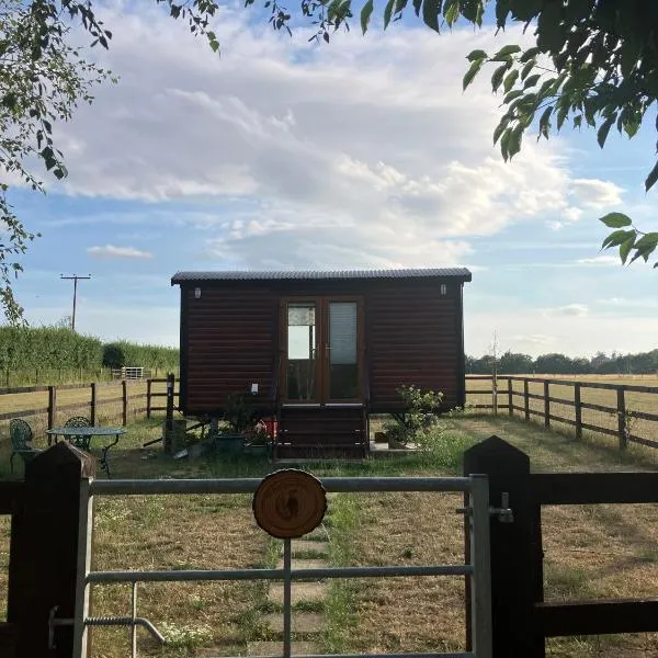 Woodpeckers Shepherds Hut, hotel en Rushbrooke