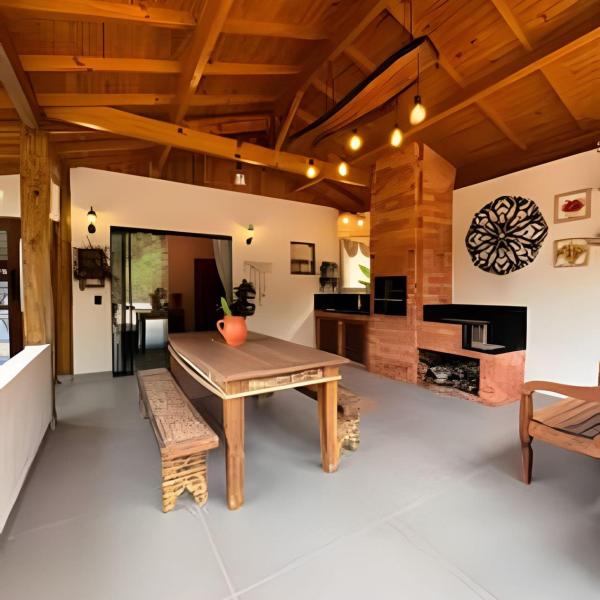 Cabana Jardim dos Pássaros com Hidro e Lareira