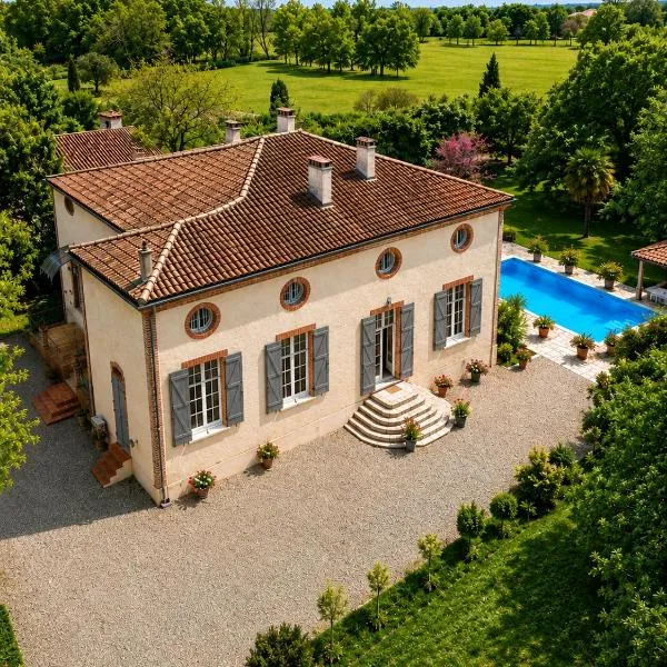 Manoir de la Gravette Maison d'Hôtes โรงแรมในมงโตบ็อง