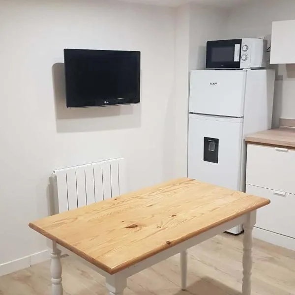 studio, hotel v destinácii Saint-Georges-de-Luzençon