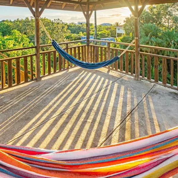 2 Coco Locos at Sunset, hotel a Seine Bight Village