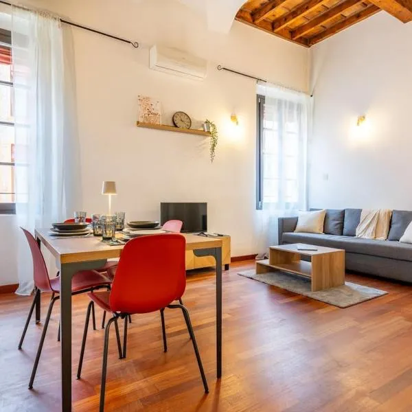 Modern Apt in the center 500m from the Estense Castle, hotel i Ferrara