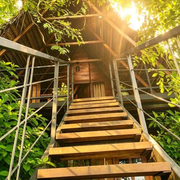 Habarana Tree House - Ivory cottage, hotel in Habarana