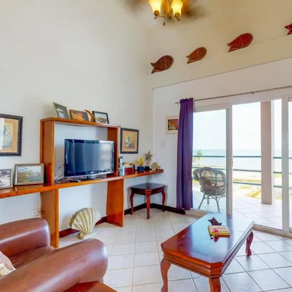 Suite E303 Mara Laguna, hotel in San Pedro