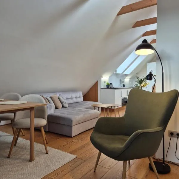 Luxury Apartments Pivovarské domy โรงแรมในฮราเดตสคราโลเว