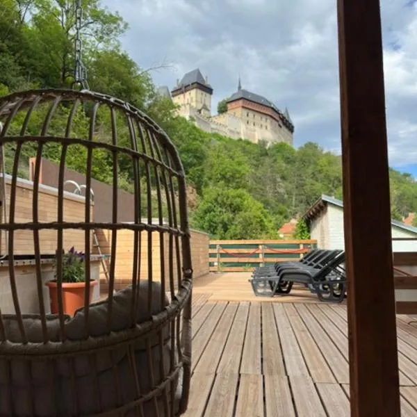 Wellness apartment Karlštejn: Karlštejn şehrinde bir otel