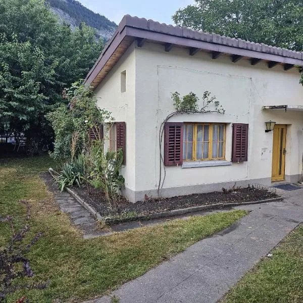 Cozy Garden House in Felsberg near Chur, hotel di Felsberg