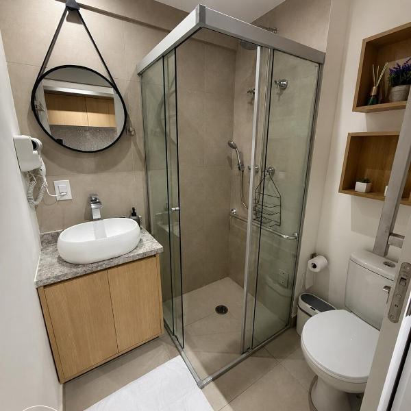 Studio Moderno e Completo, 3 min do Metrô Borba Gato, 10 min a pé do Consulado dos EUA, próximo à Berrini, Chucri Zaidan, Moema, MorumBIS, Vibra São Paulo, Shopping Morumbi e Market Place, 15 min do Aeroporto de Congonhas, Wi-Fi, portaria 24hs - Foto 3