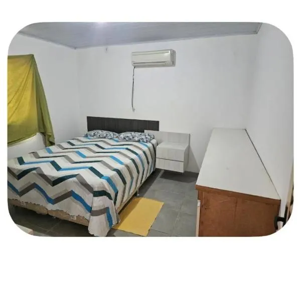 Kitnete 1 quarto prox UFMT para 2 ou mais pessoas, hotel in Barra do Garças