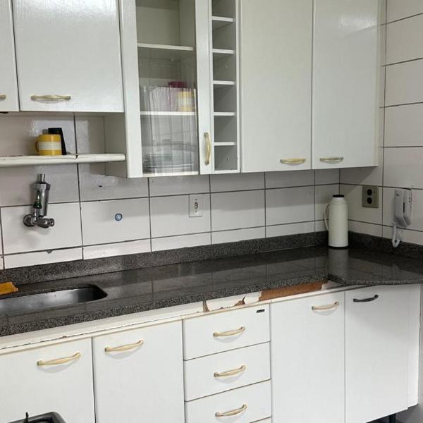 Excelente Apto Pé na Areia na Av Praiana, proximo a Republica dos Pães, Suíte, Bem Ventilado - Foto 4
