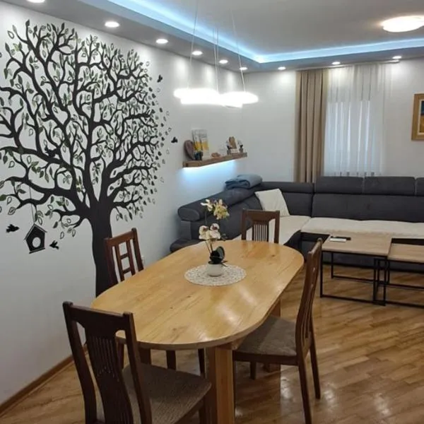Modern downtown apartment with free parking, готель у місті Široki Brijeg