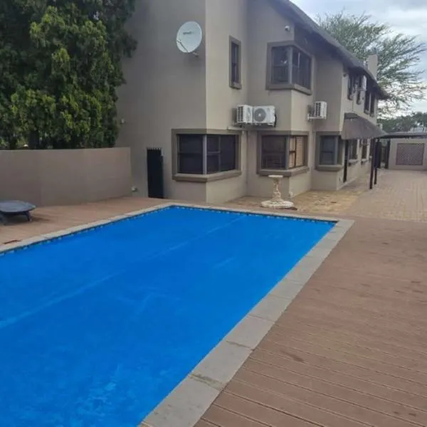Waterfront Holiday Home, ξενοδοχείο σε Hartbeespoort