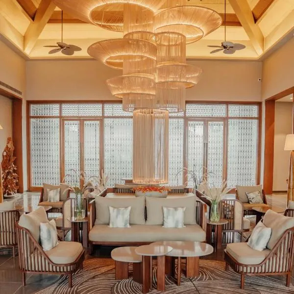 Arth Resorts I Convention I Wellness، فندق في Moinabad