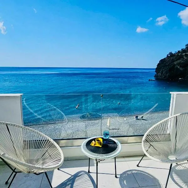 Front row seats to the Libyan sea - Kymo Sand - Treis Ekklisies, hotel en Paránimfoi
