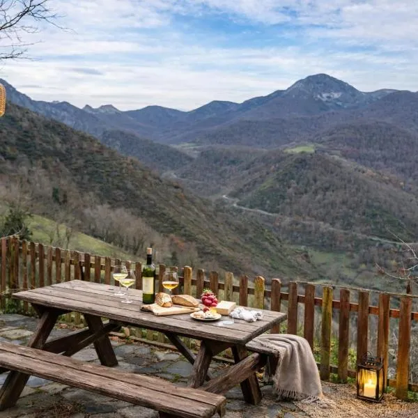 Montegrande, entorno mágico rodeado de montañas, hotel v destinaci La Plaza
