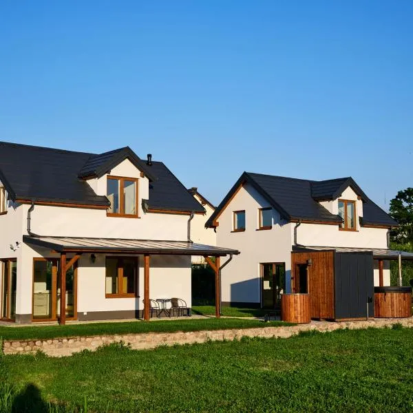 Domki Różane Nad Stawem, hotel em Stopnica