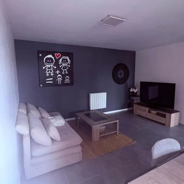 Confortable T2 avec cour privative, ξενοδοχείο σε Villevieille
