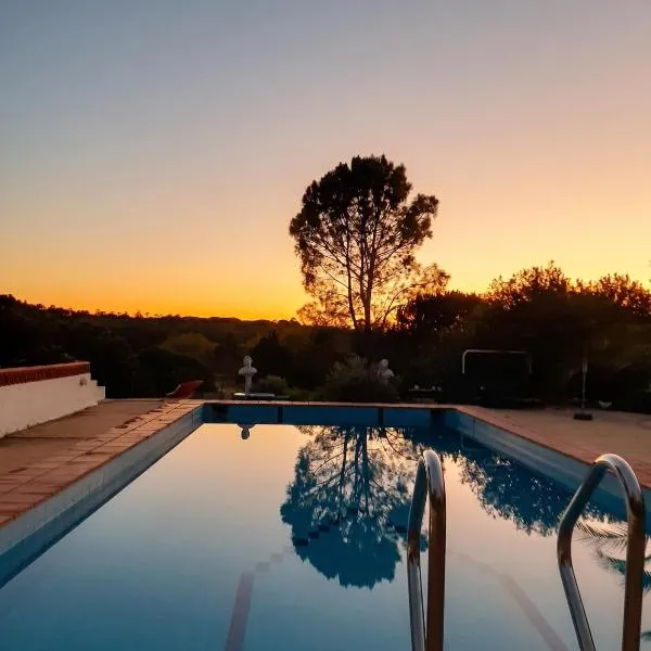 Comfortable Studio in Santiago do Cacém, private pool, 65 m², hotelli kohteessa Santiago do Cacém