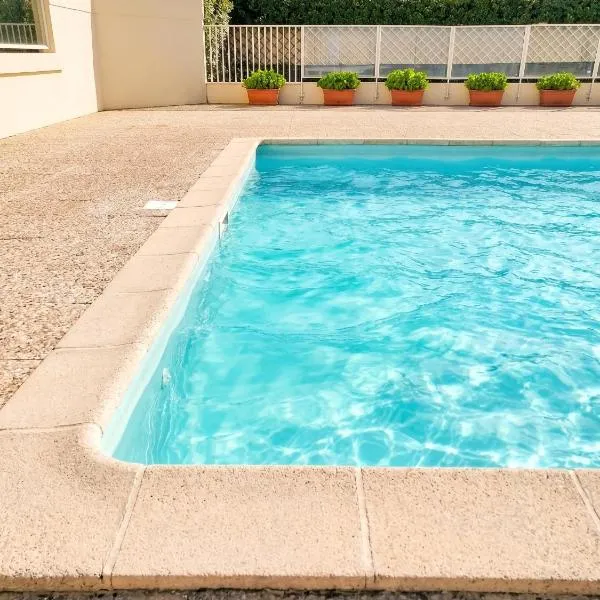 Appartement charmant à Cabourg avec piscine partagée (24 m²), hotell i Cabourg