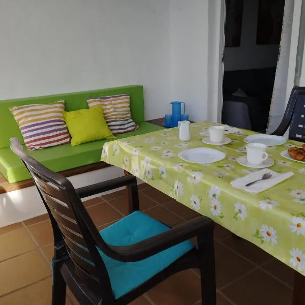 Roses में, होटल Spacious apartment in Roses, 60 m², shared pool