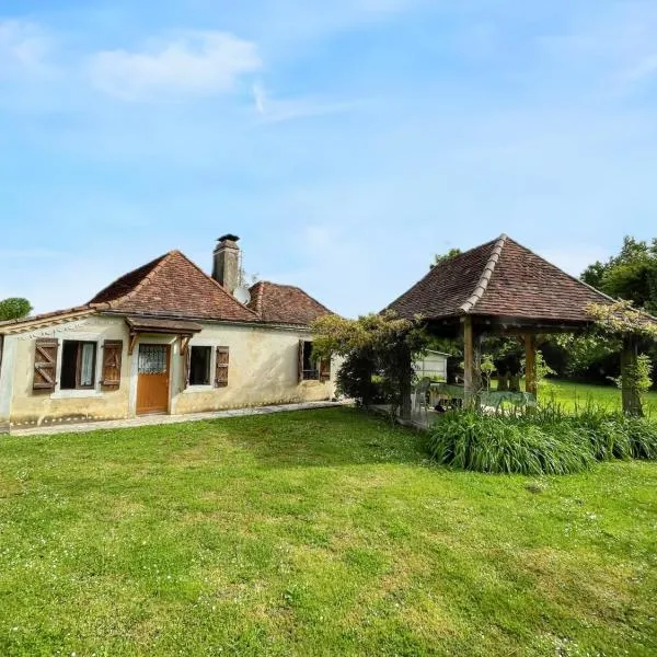 Charmante maison de campagne avec jardin et barbecue: Piets-Plasence-Moustrou şehrinde bir otel